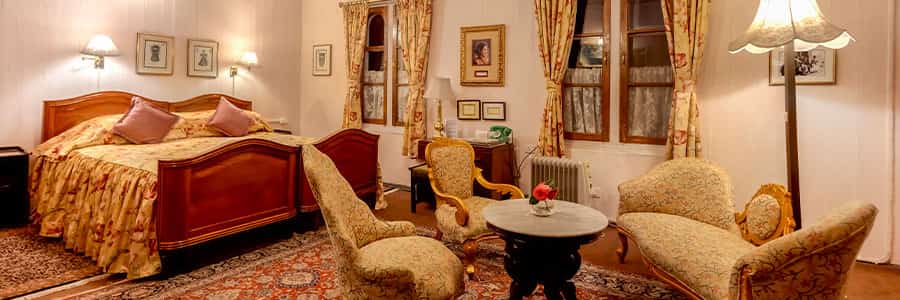 Cottage and honeymoon suites